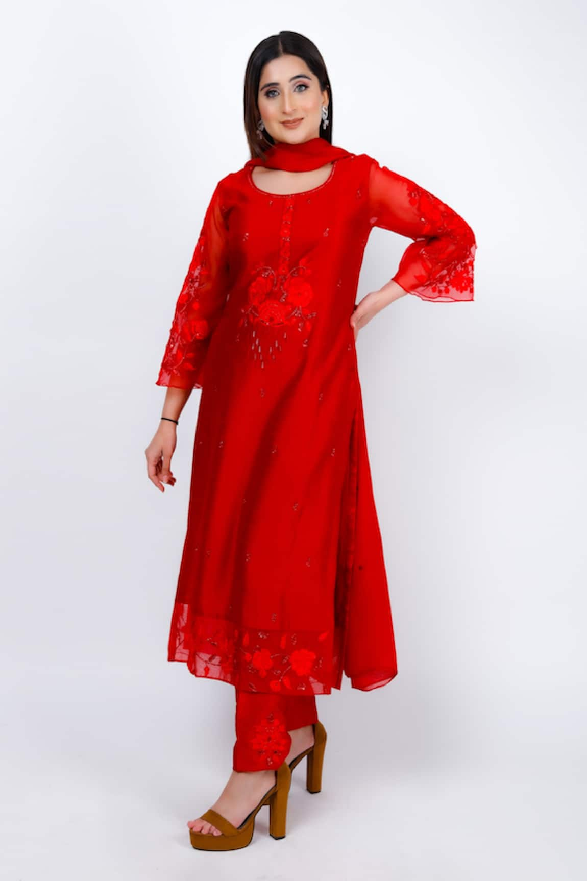 Geetika Jain Resham Embroidered Kurta Set