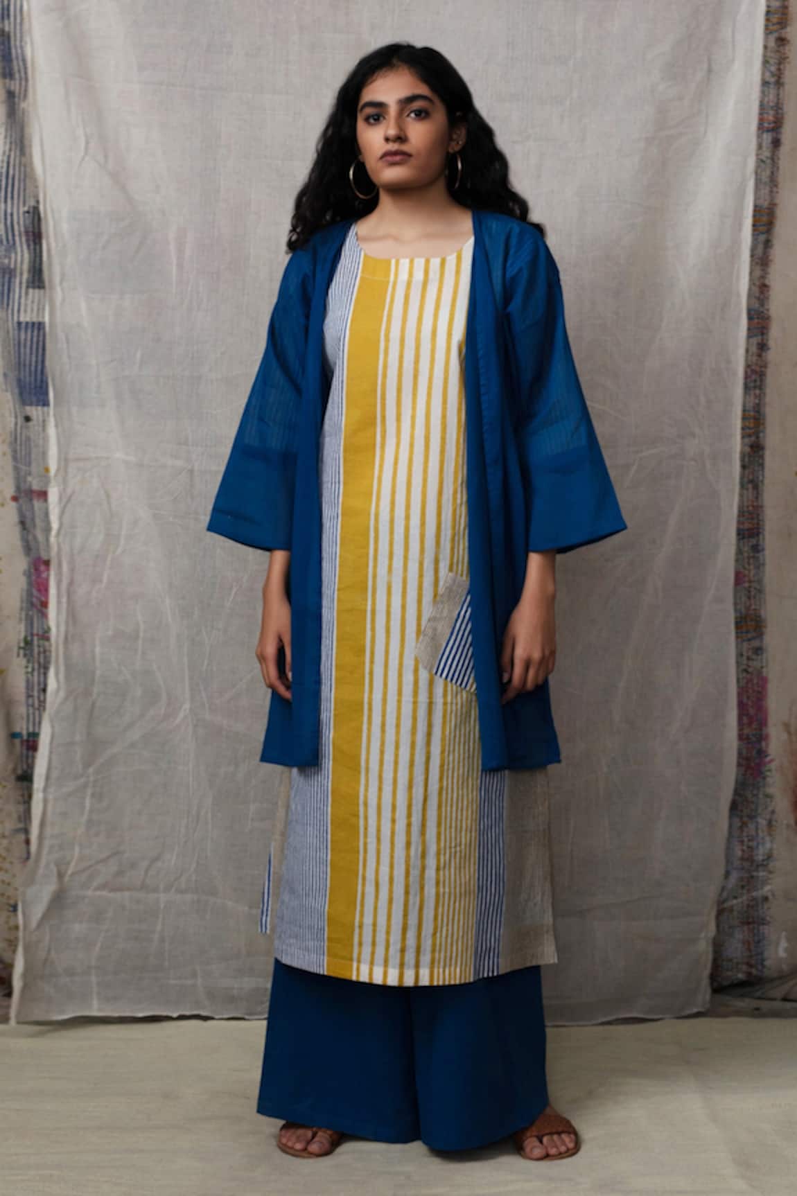 Banana Labs Printed Kurta Set With Shrug 