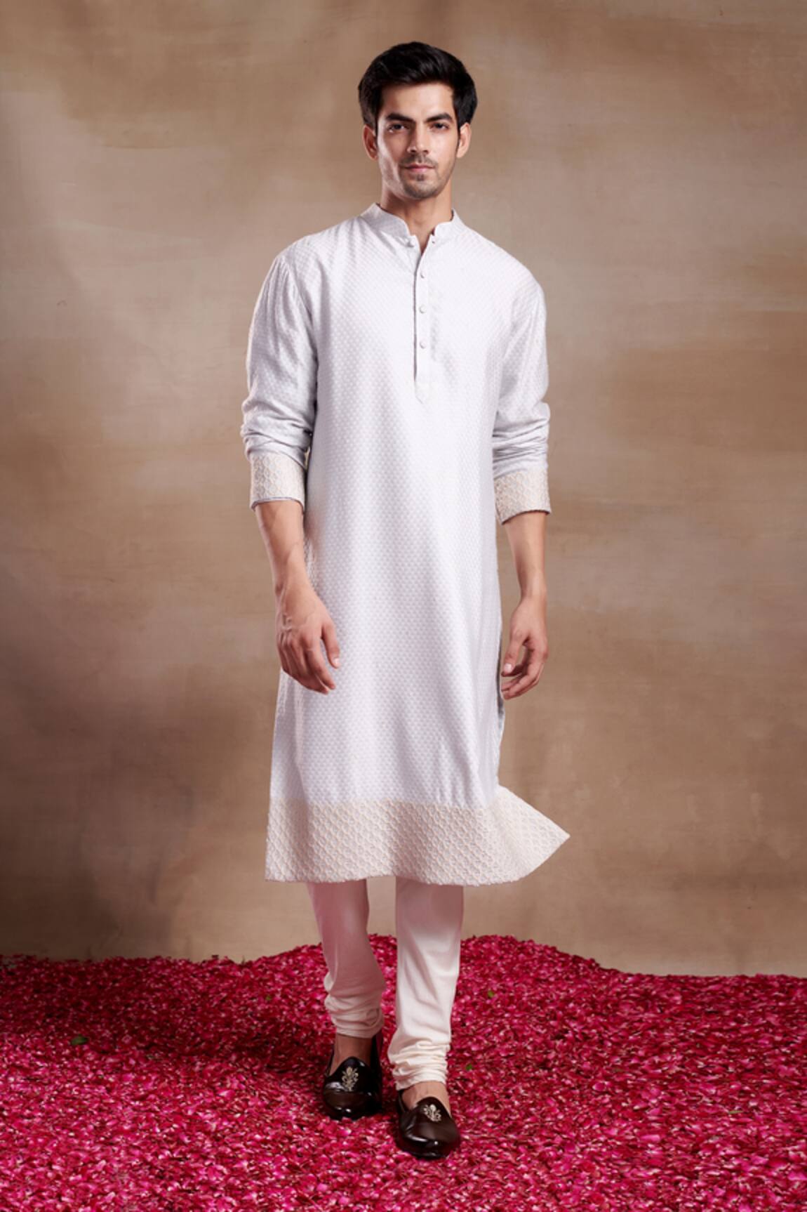 Shasha Gaba Kuvam Embroidered Border Kurta