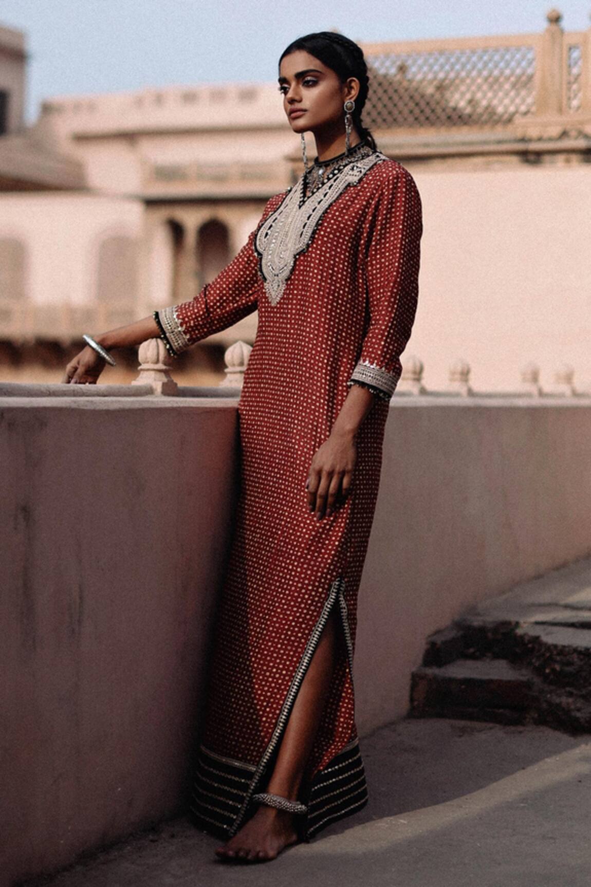 Avacara Sequin Trimmed Placket Kaftan