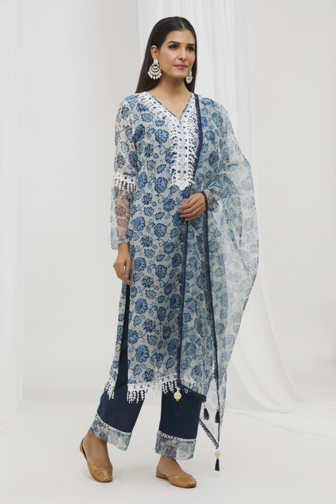 Yuvraani Jaipur Floral Pattern Kurta Set