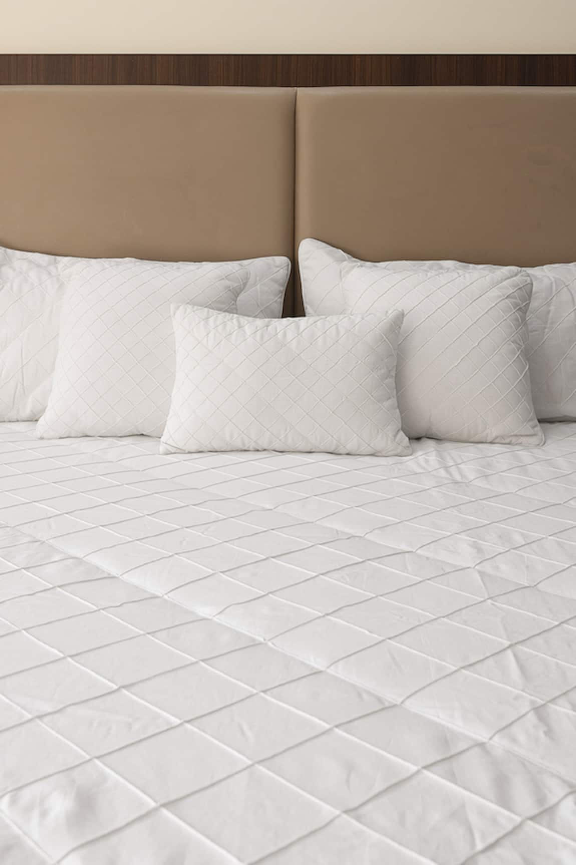H2H Diamond Pattern Bedcover Set