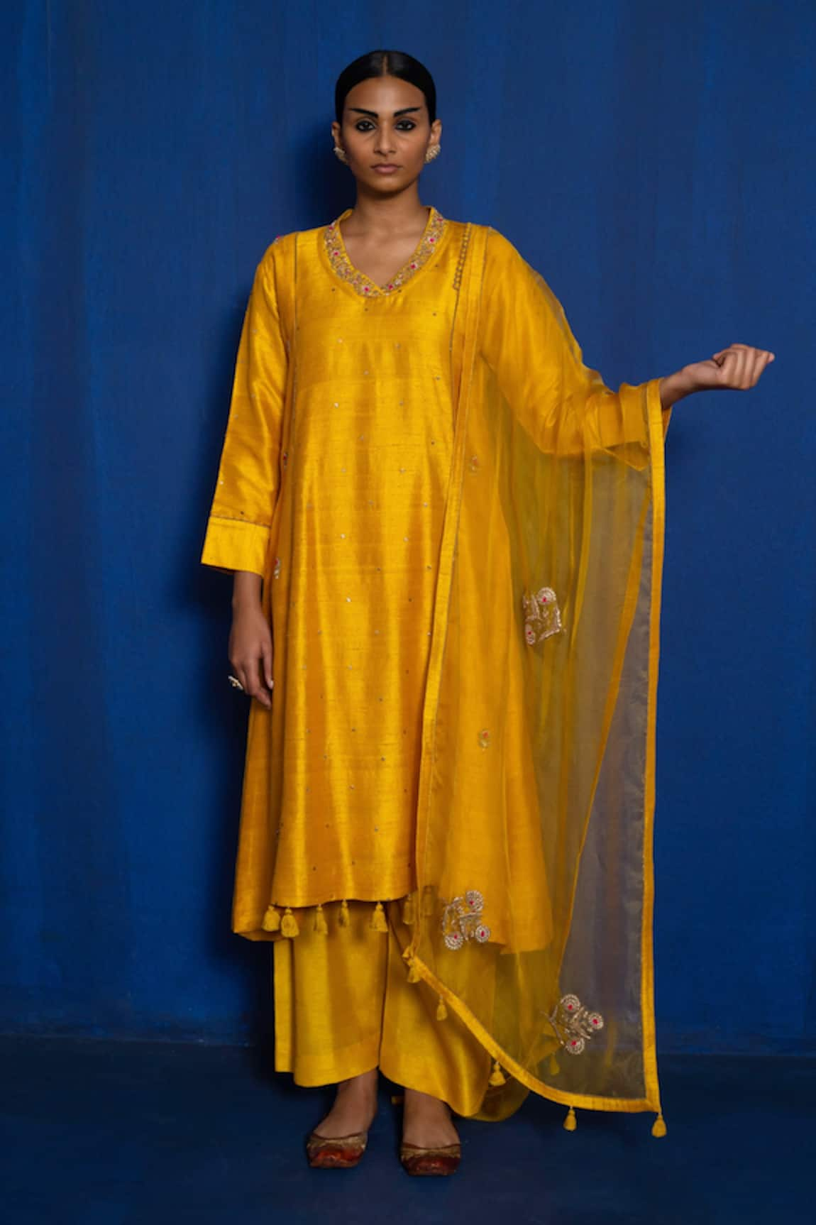 Romaa Raw Silk Hand Embroidered Kurta Set