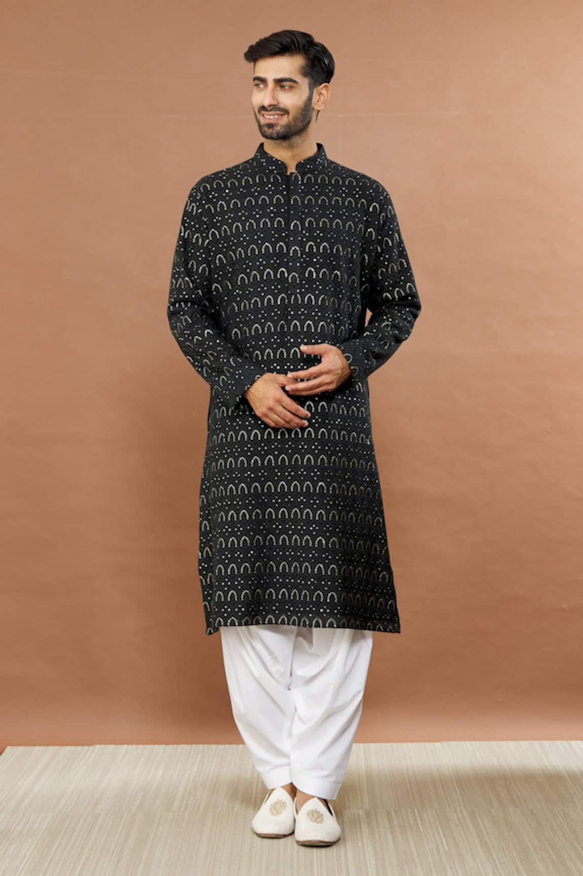 Aham-Vayam Chamkila Embroidered Kurta Set