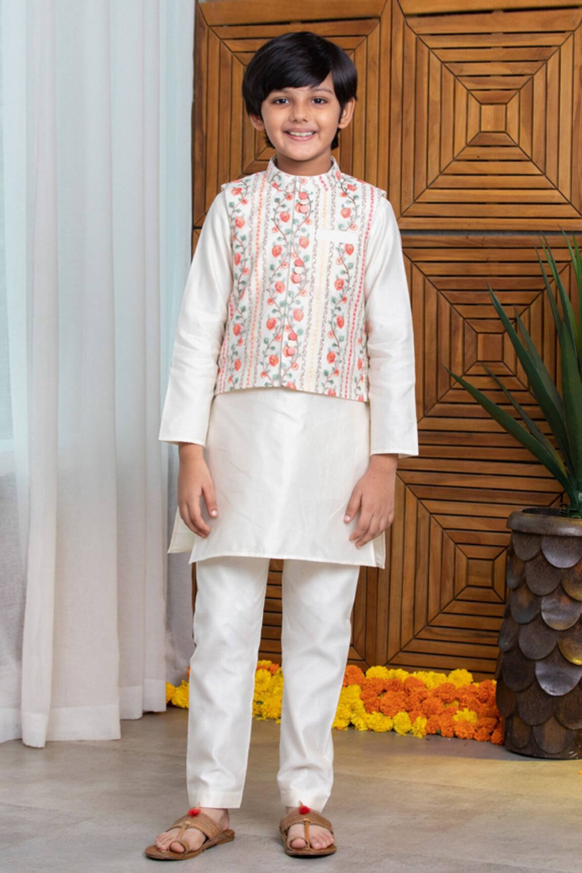 Free Sparrow Floral Embroidered Chanderi Bundi Kurta Set