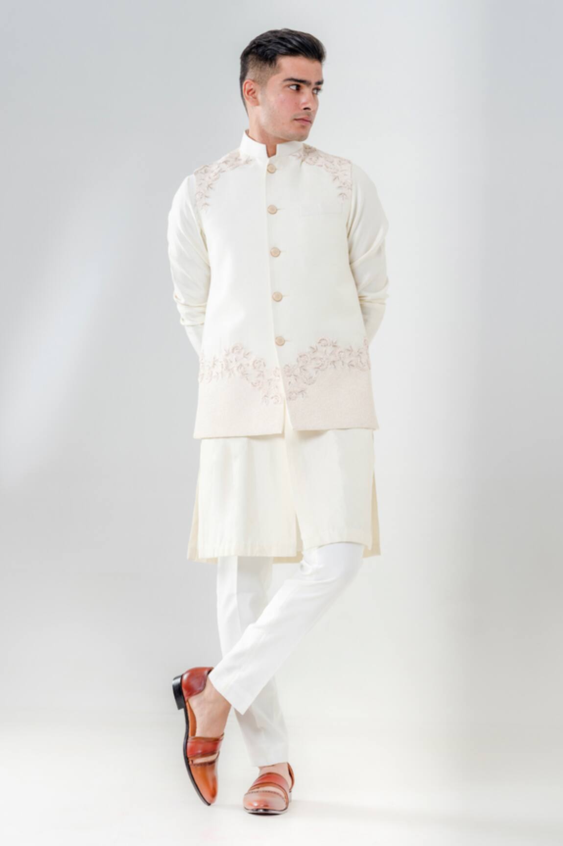 Amrit Dawani Floral Embroidered Bundi Kurta Set