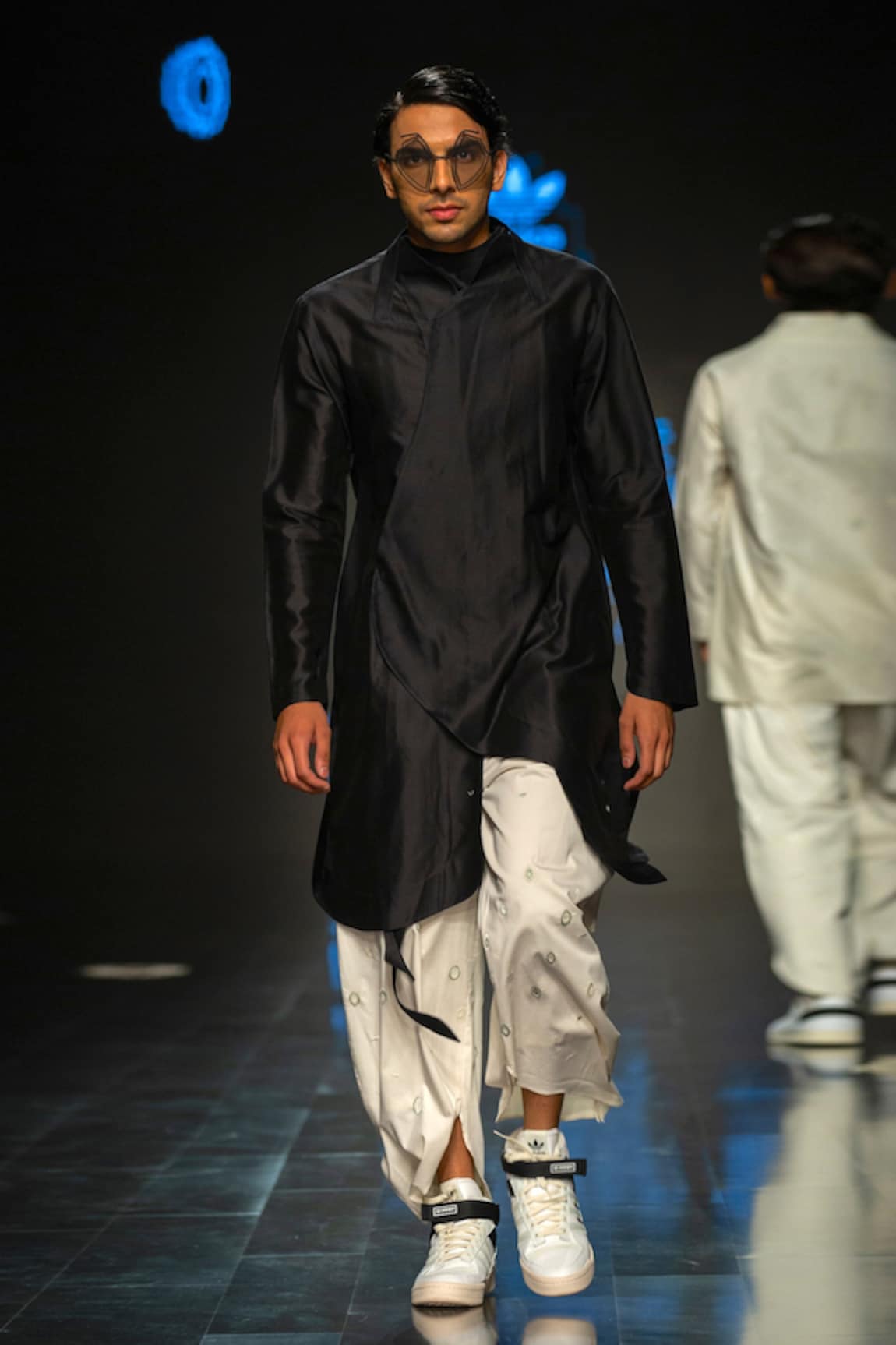 Antar Agni Tail Short Kurta