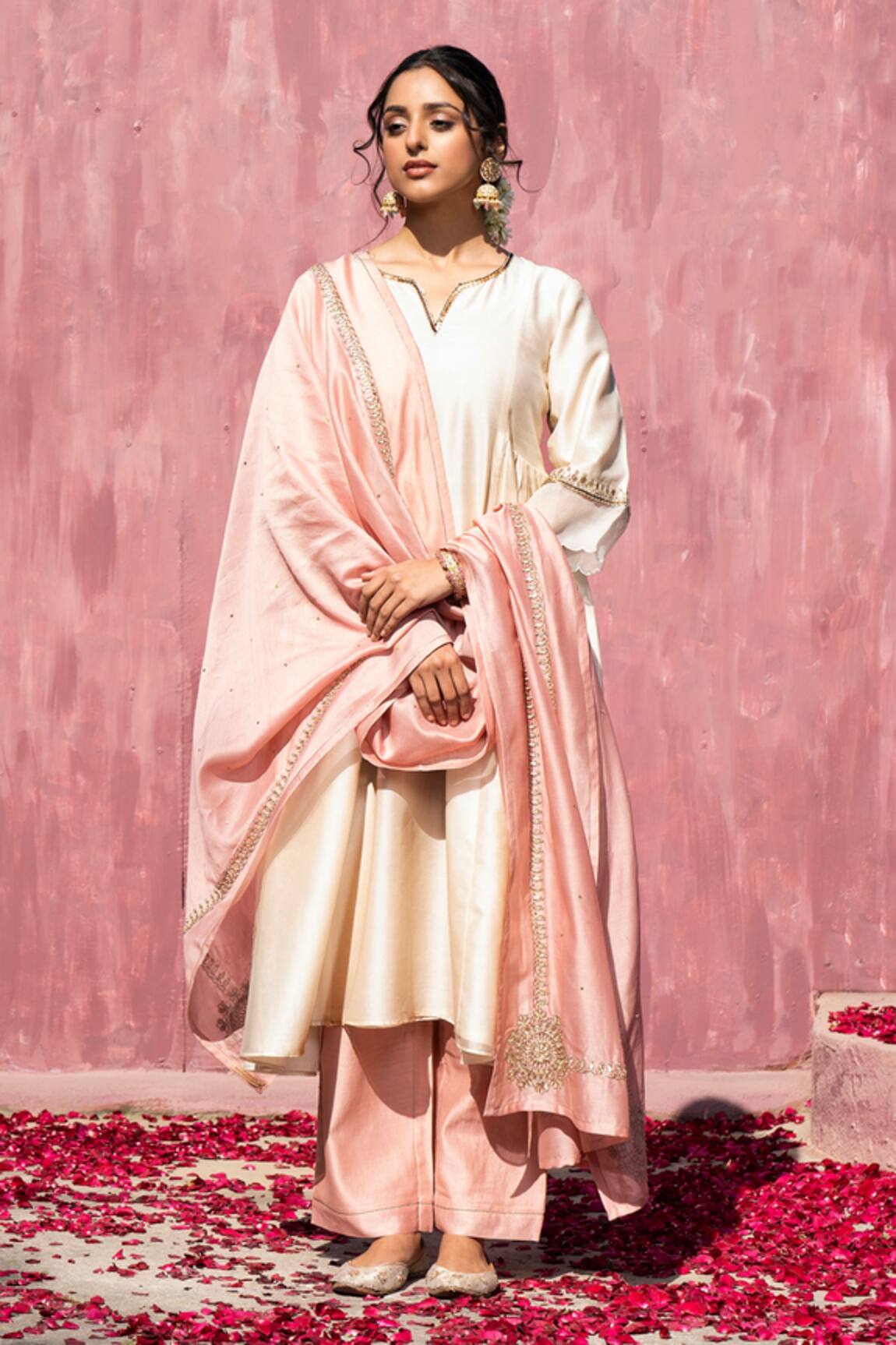 Weaver Story Chanderi Silk Thread Border Embroidered Dupatta 