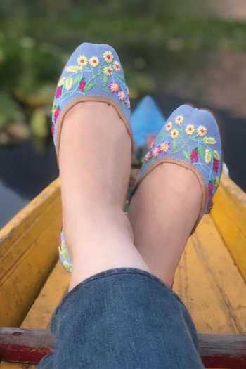 Cilwana Studio Floral Embroidered Juttis 