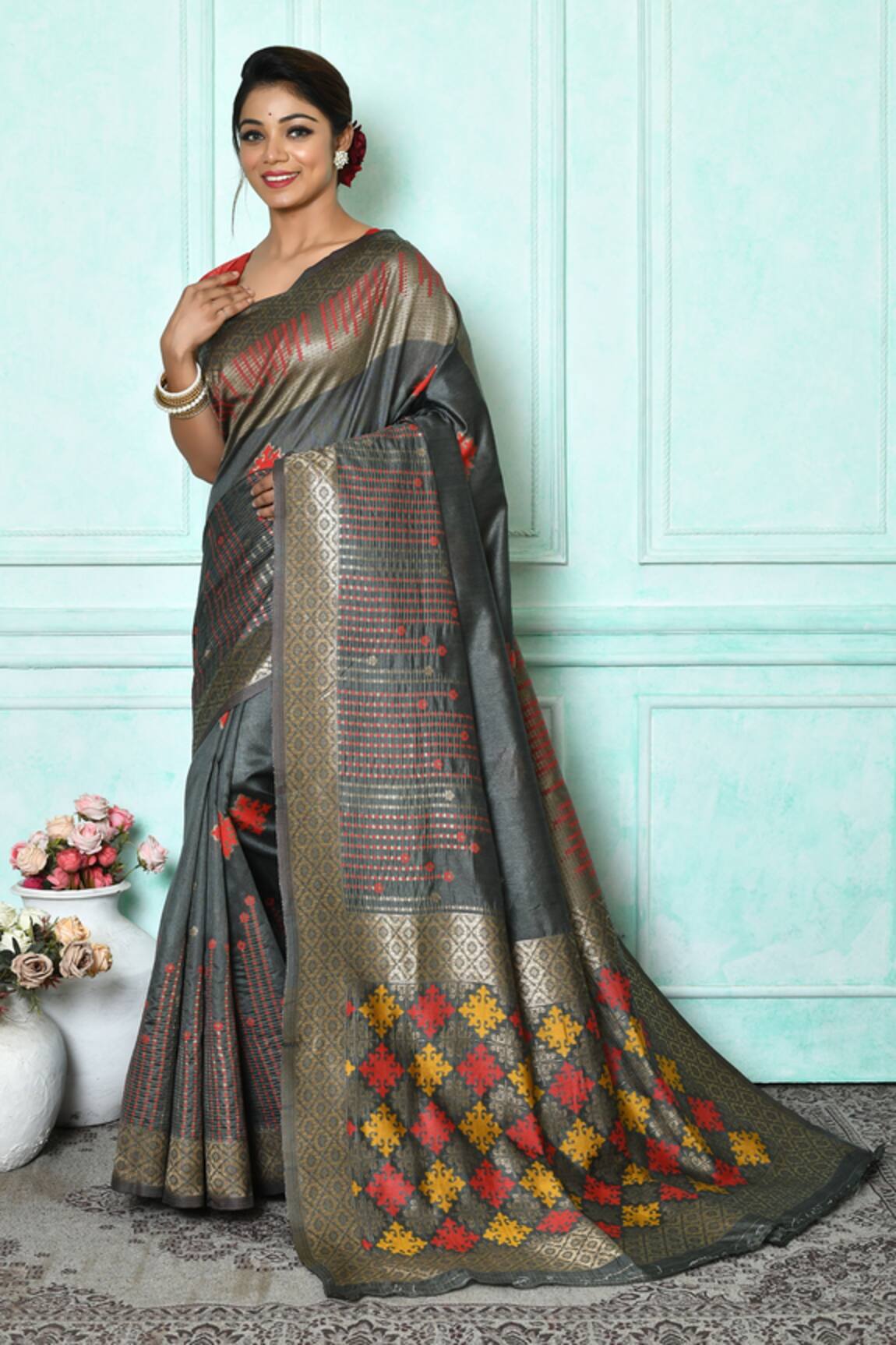 Naintara Bajaj Woven Geometrical Patterned Saree