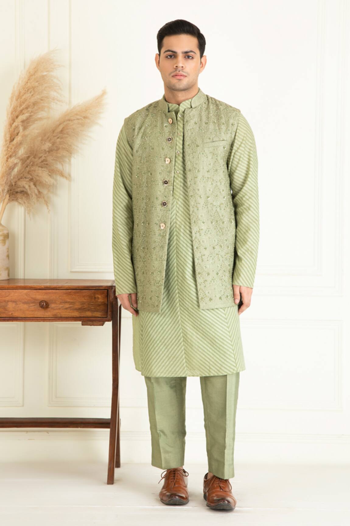 Priyanka Jain Floral Embroidered Bundi Kurta Set 