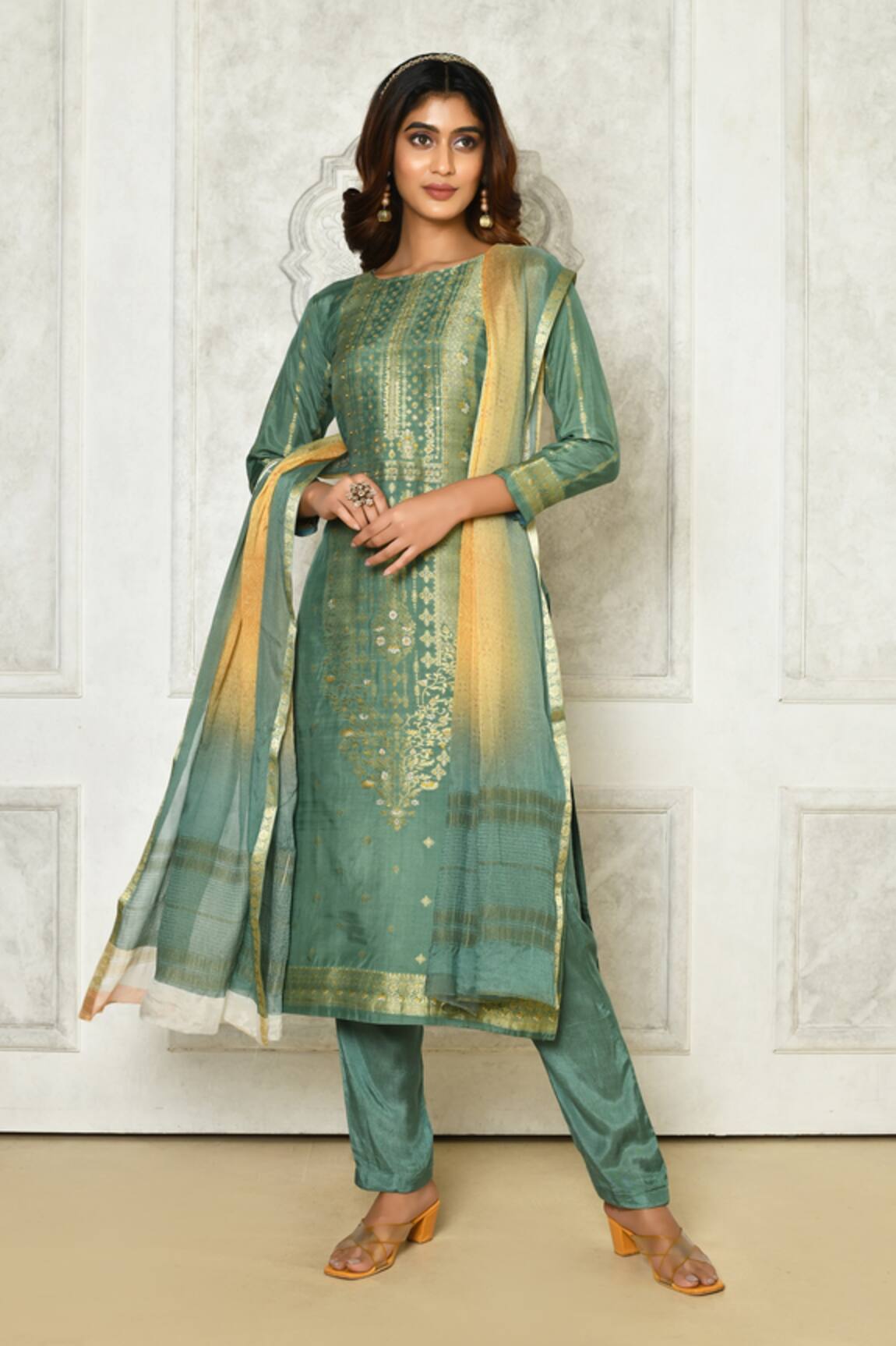 Nazaakat by Samara Singh Straight Embroidered Kurta Pant Set