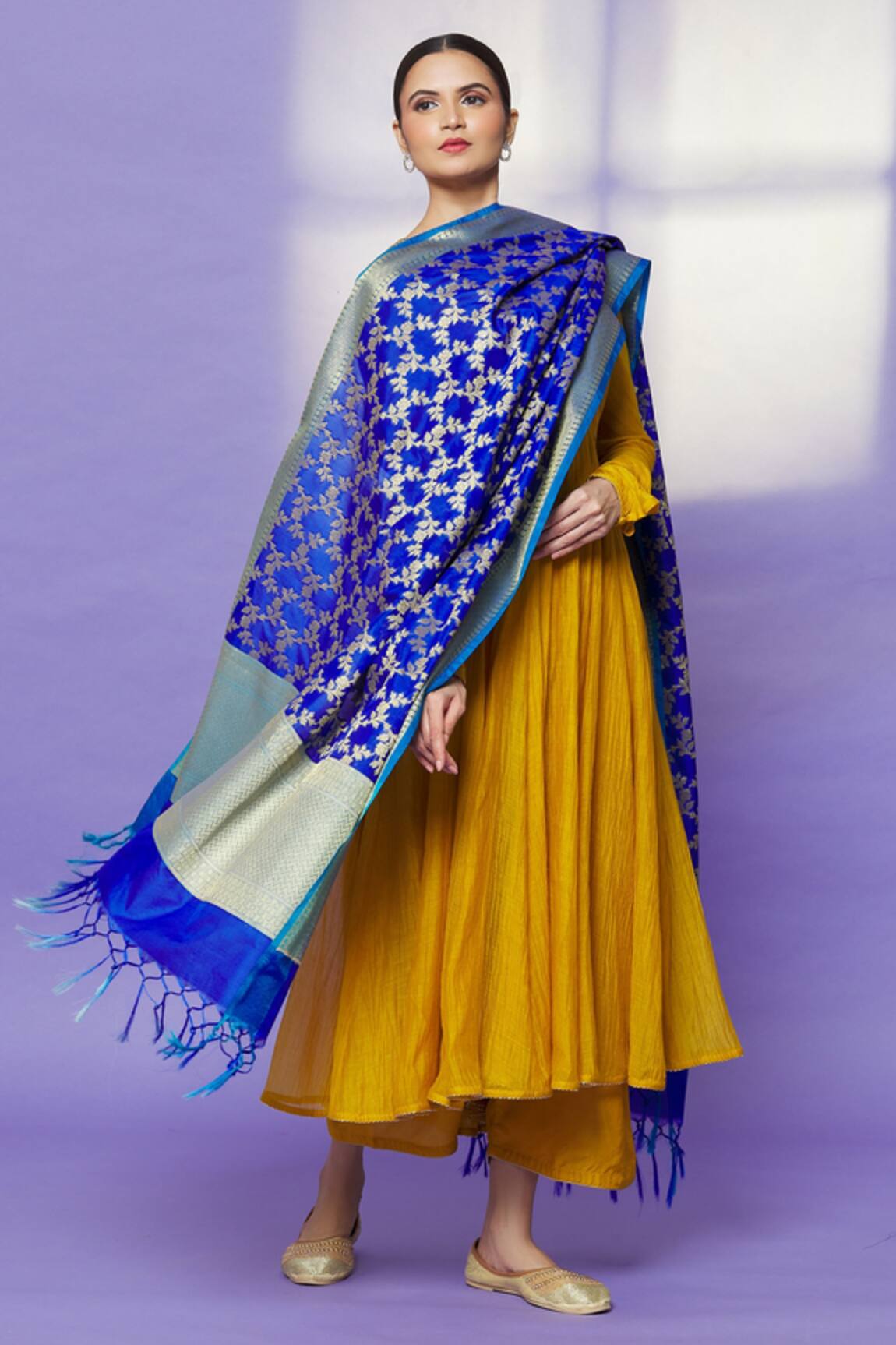 Naintara Bajaj Floral Woven Blue Dupatta
