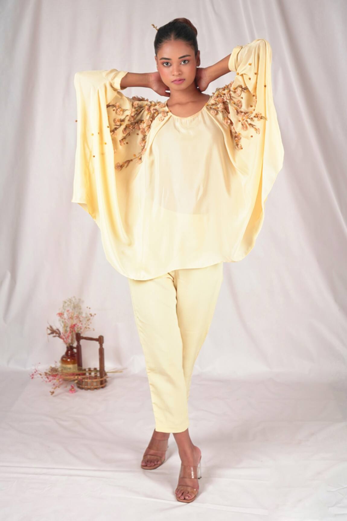 Seesa Applique Shoulder Pattern Top