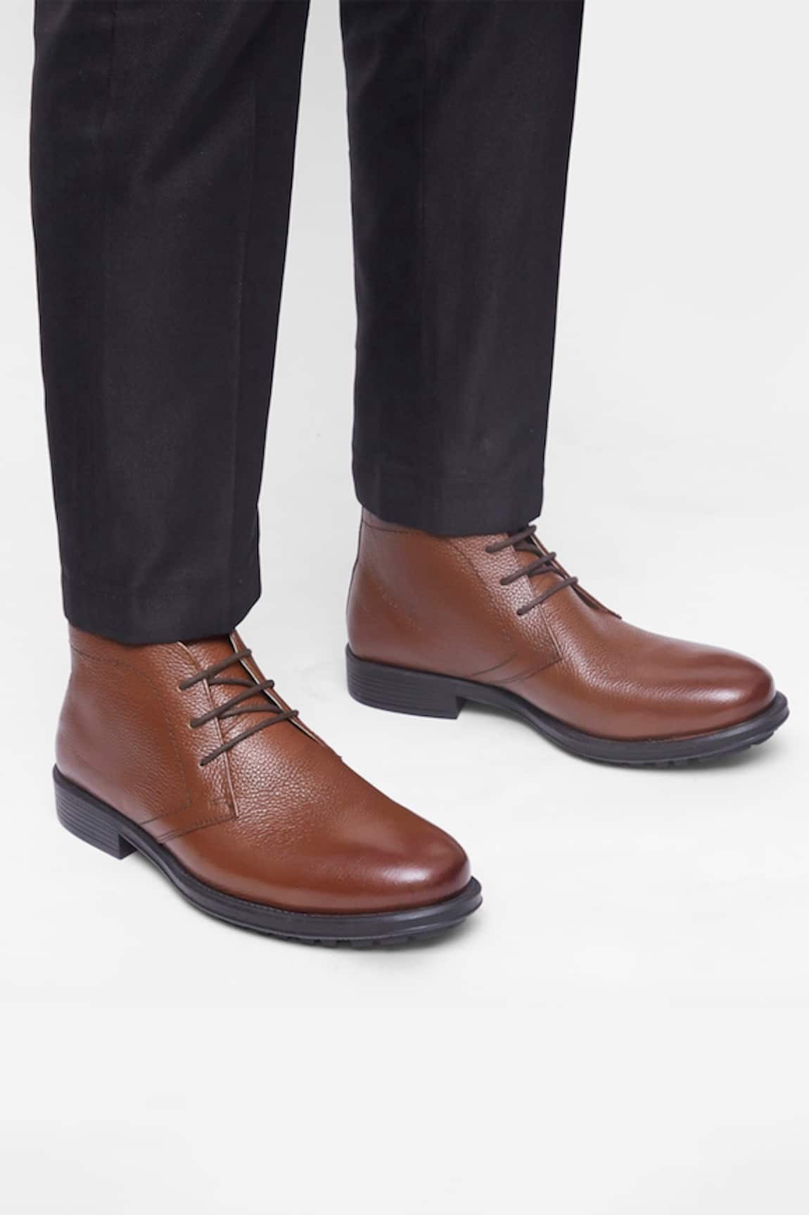 Hats Off Accessories Oily Milled Leather Chukka Boots