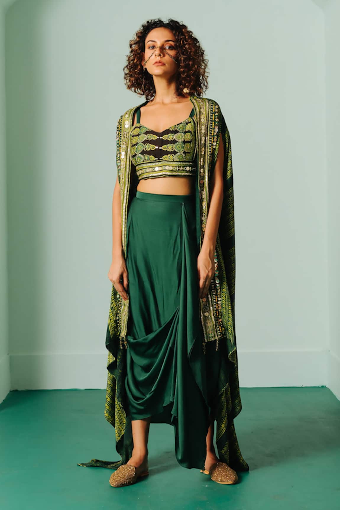 Prahnaaya Printed Cape & Draped Skirt Set 