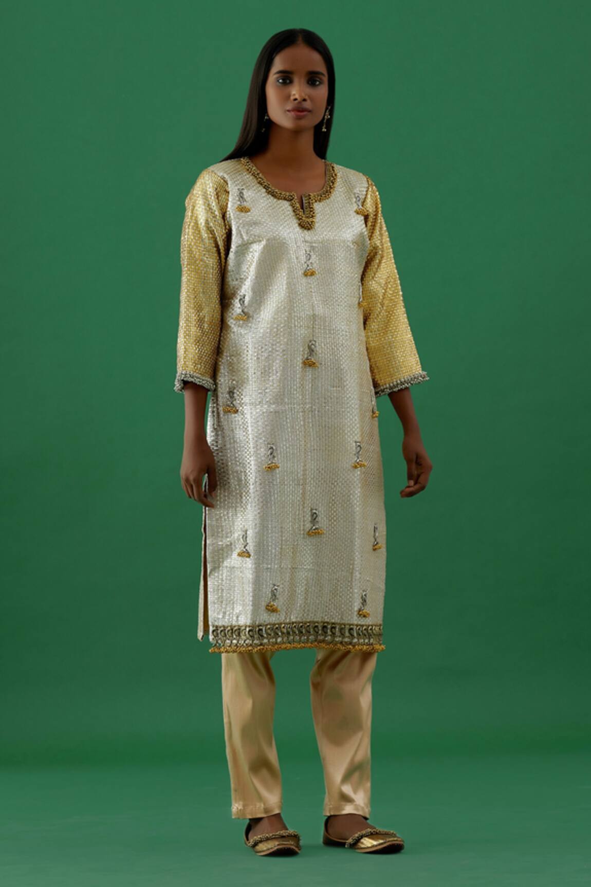5elements Silk Textured Kurta With Pant