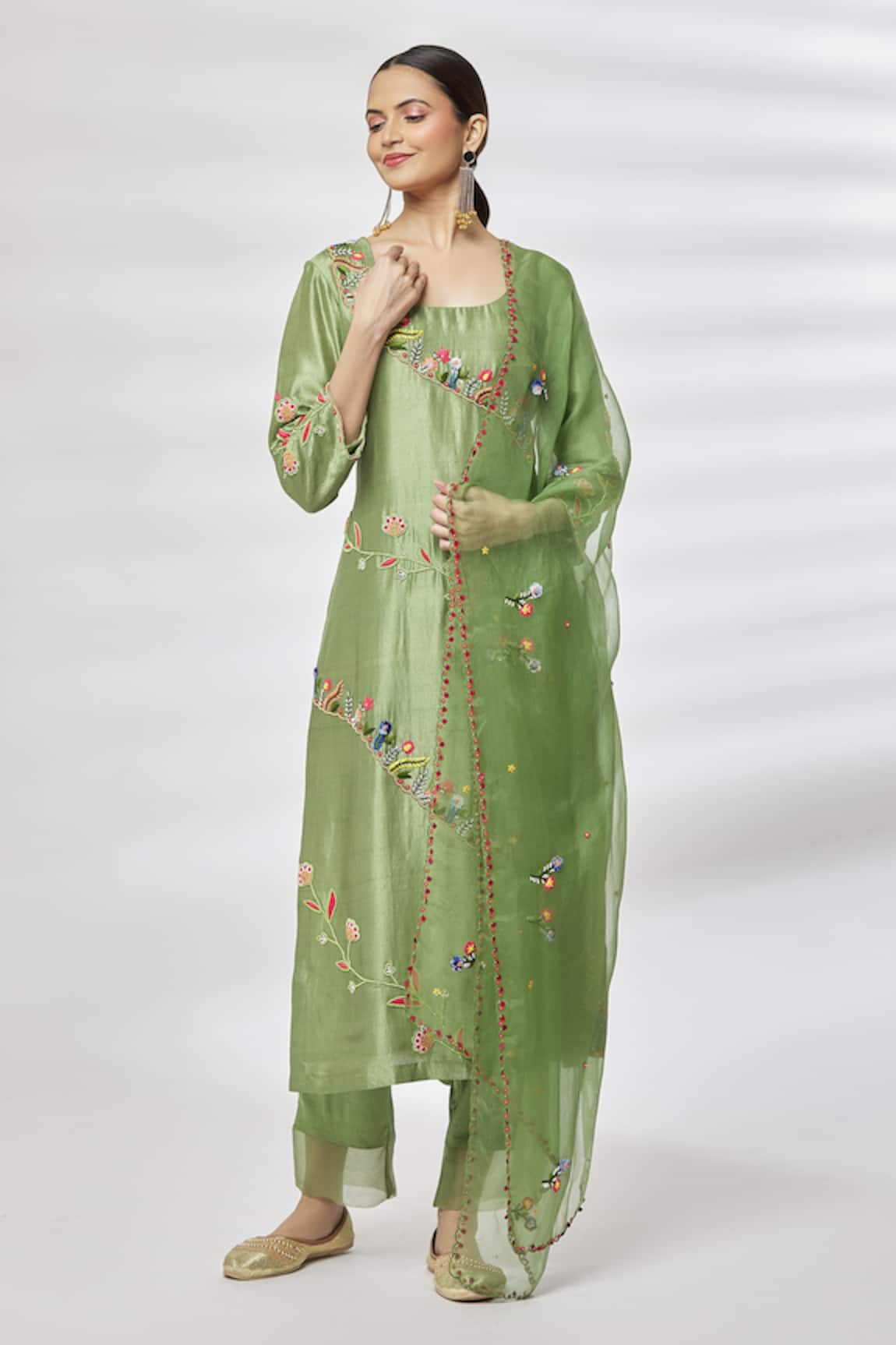 Kasturi Tikmani Floral Pattern Straight Kurta Set