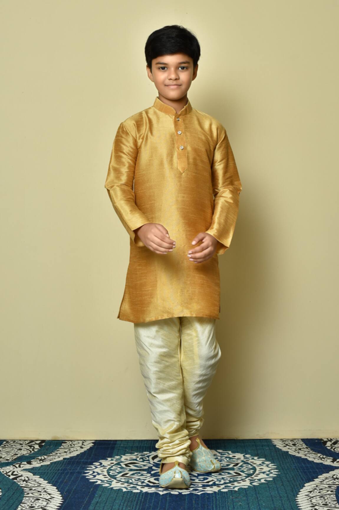 Petite Pomme Solid Half Button Placket Kurta 