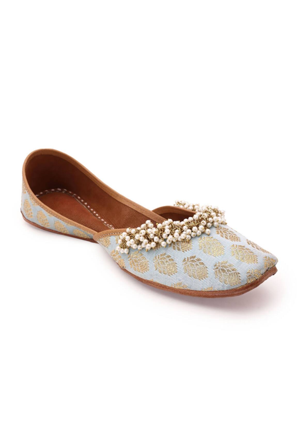 5elements Floral Zari Brocade Juttis 
