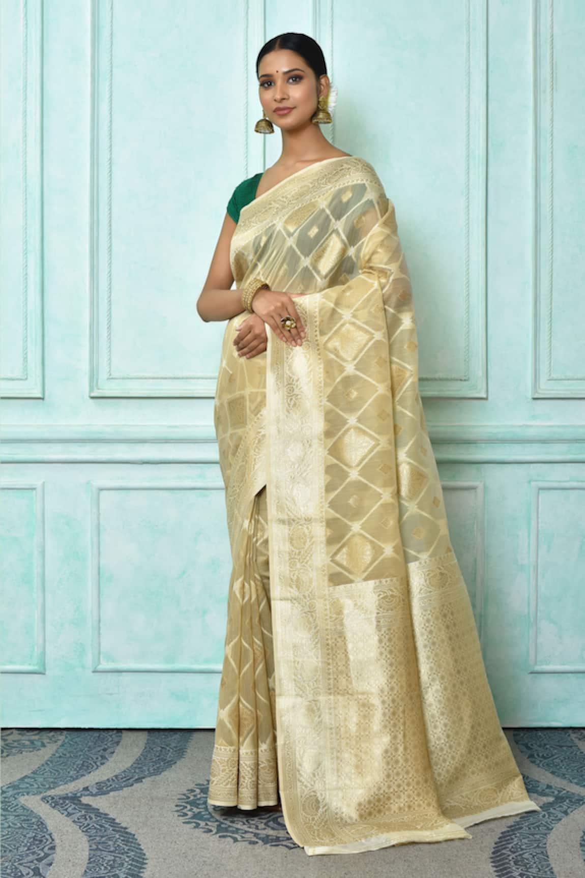 Samyukta Singhania Geometric Pattern Woven Saree With Running Blouse
