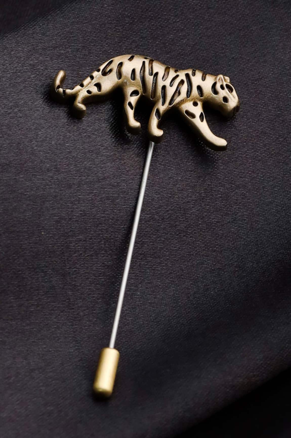 Cosa Nostraa Calm Cheetah Lapel Pin