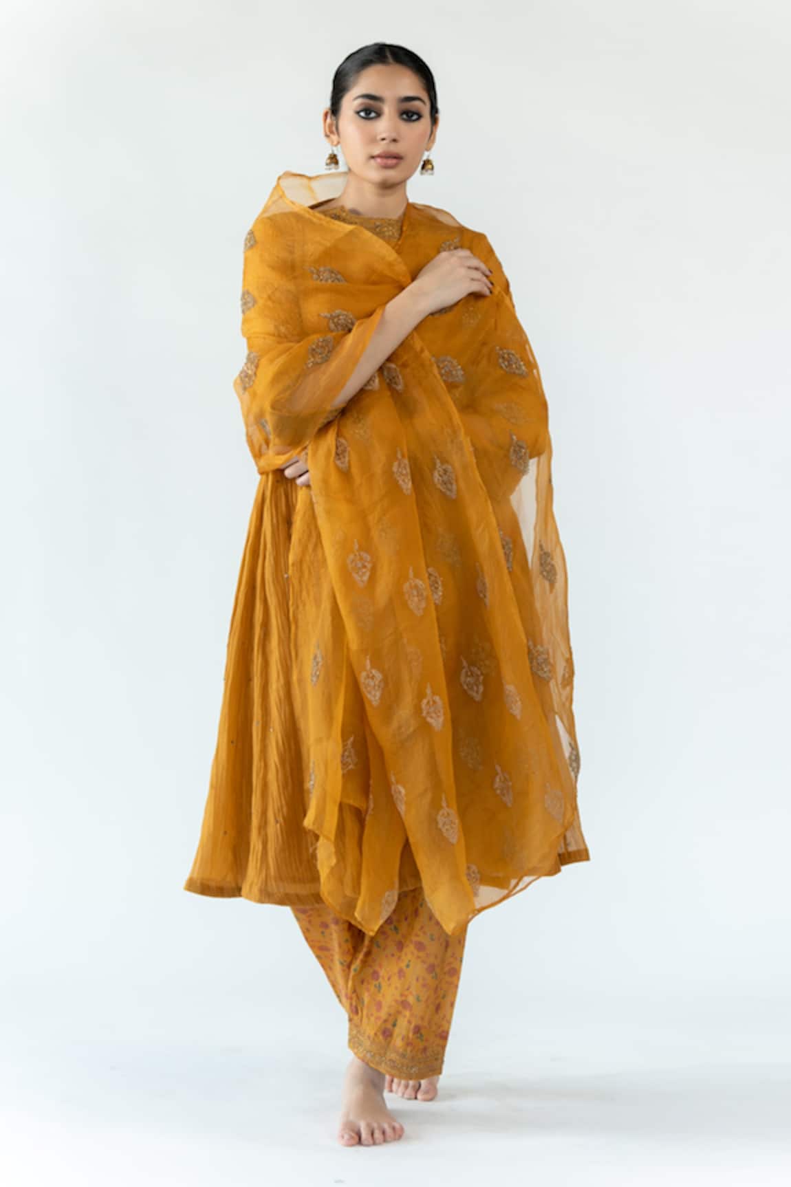 Nirjara Nikhat Embroidered Odhani 