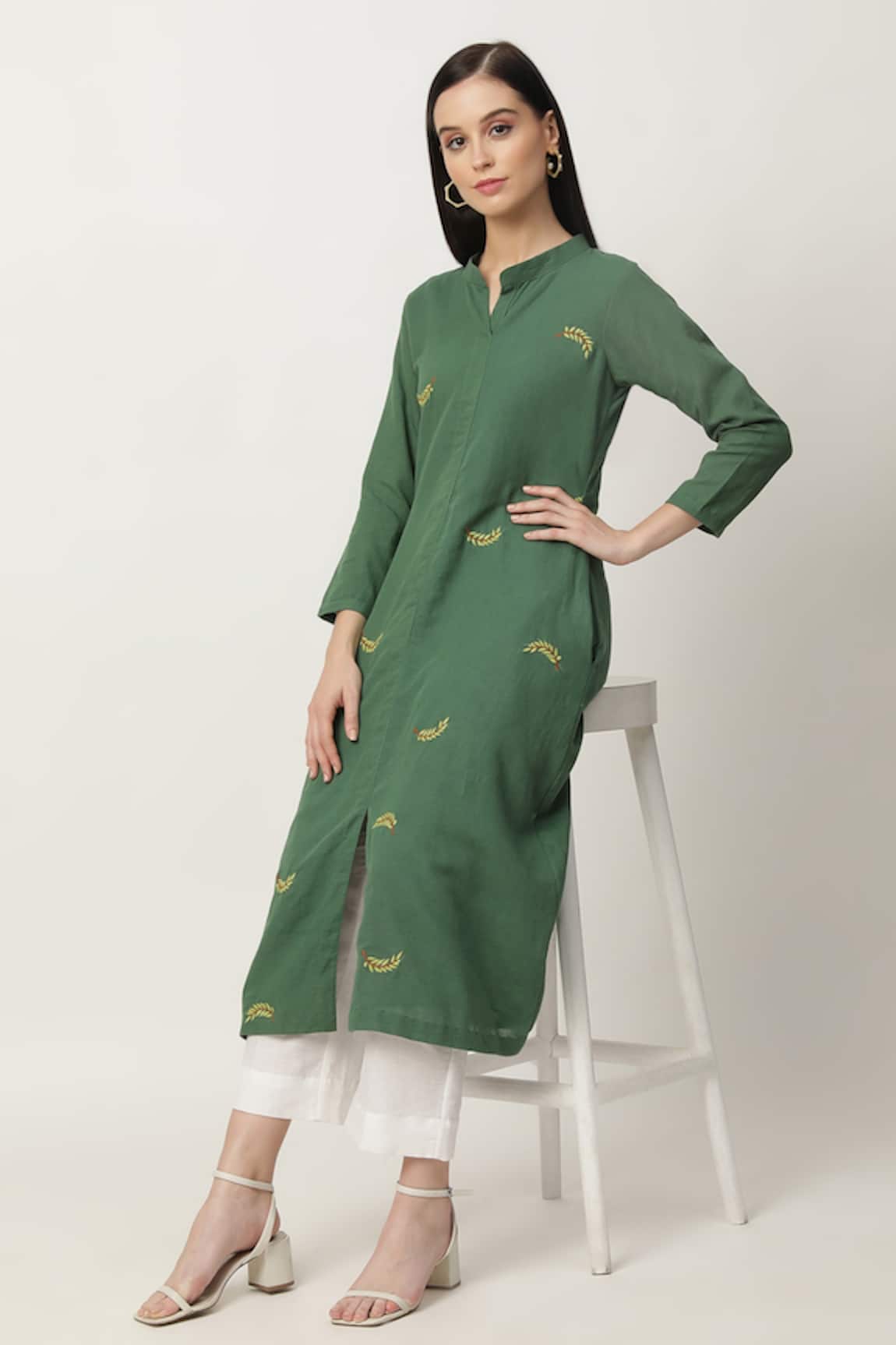 Musal Keeley Cotton Linen Embroidered Kurta & Pant Set