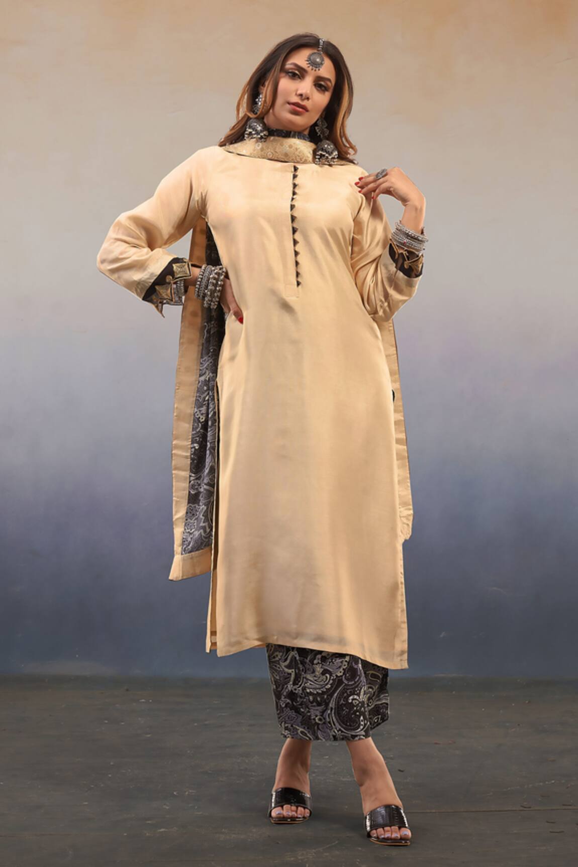 AFFROZ Sleeve Embroidered Kurta Palazzo Set 