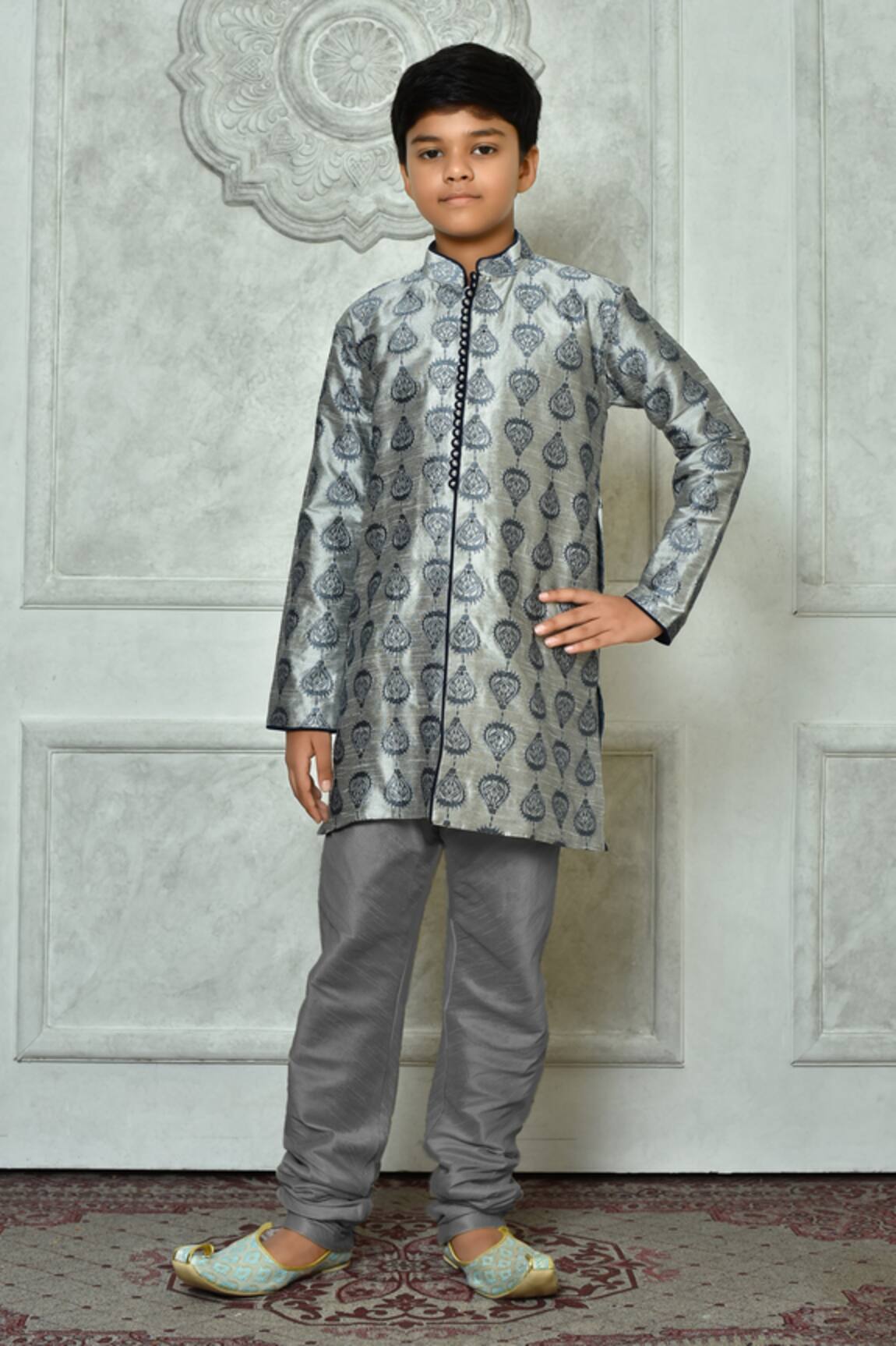 Petite Pomme Leaf Pattern Kurta & Churidar Set