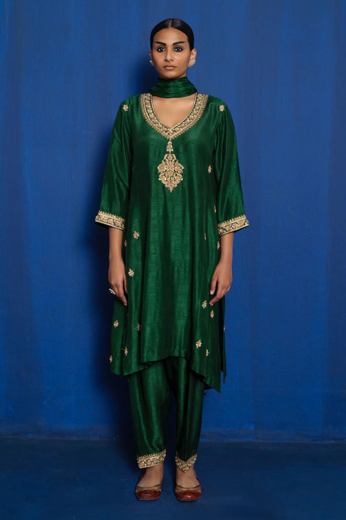 Romaa Zardozi Hand Embroidered Kurta Set