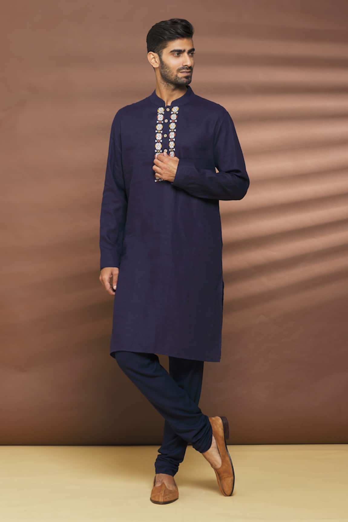 Linen Bloom Linen Patola Pattern Placket Kurta 