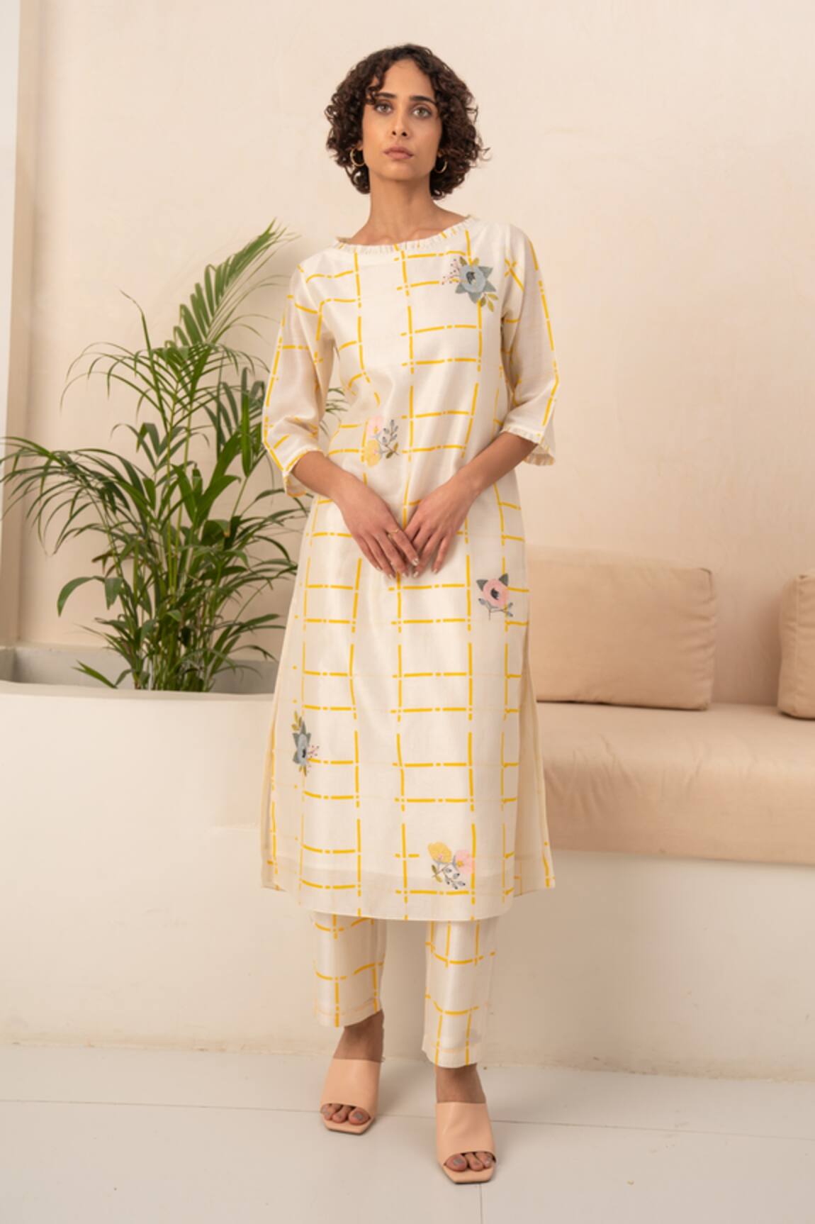 Arcvsh By Pallavi Singh Geometric & Floral Print Kurta With Pant