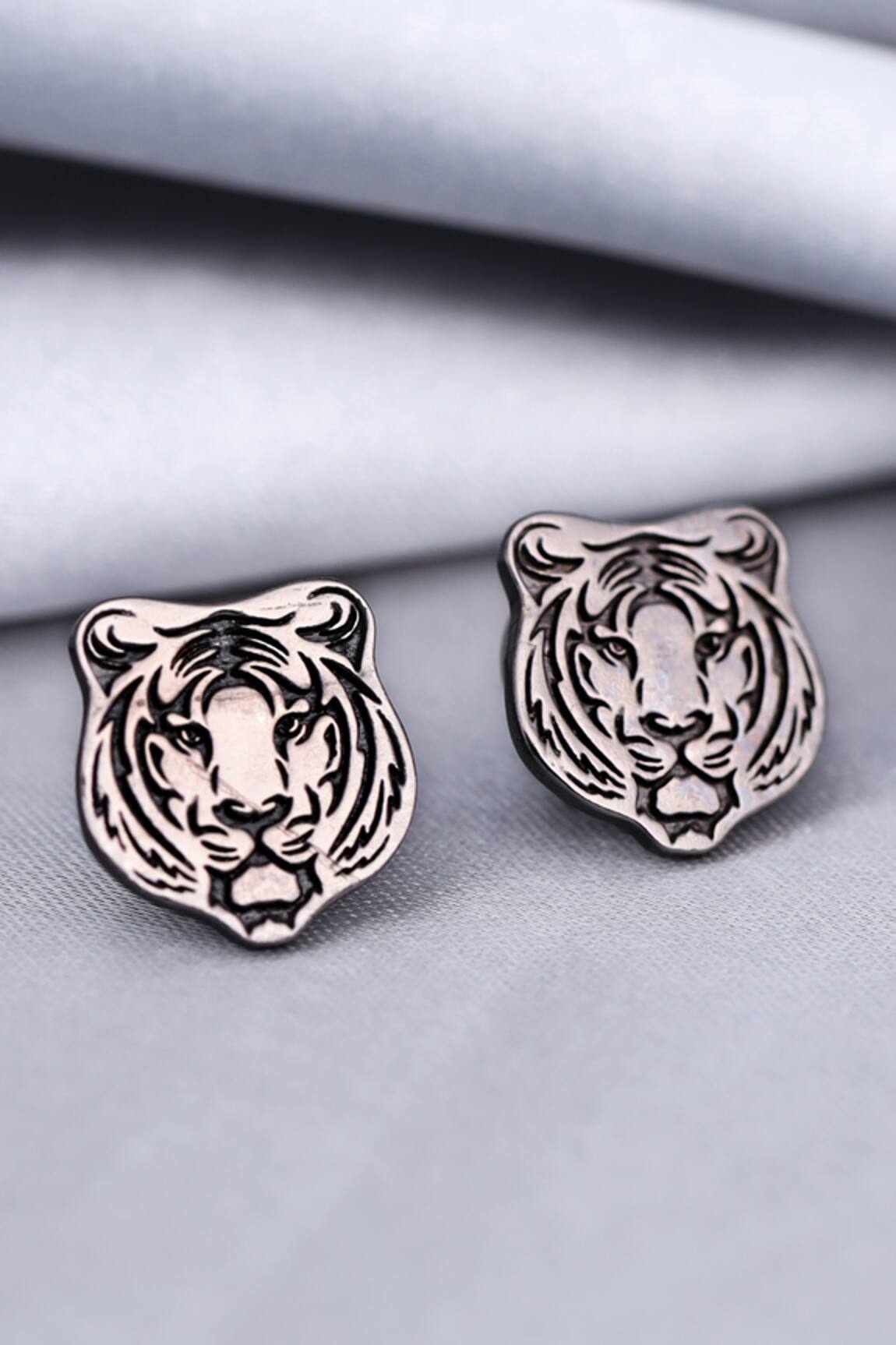 Cosa Nostraa Fiery Tiger Brass Collar Tips