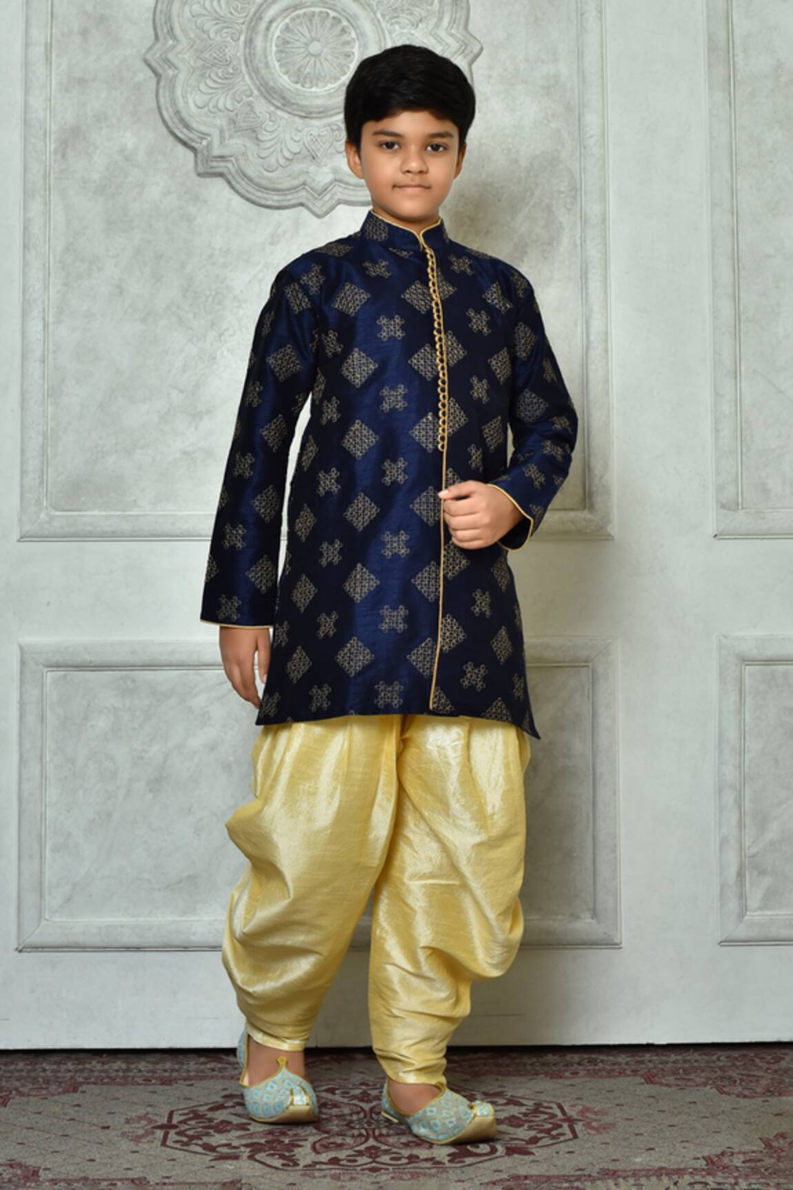 Petite Pomme Floret Thread Work Kurta Set