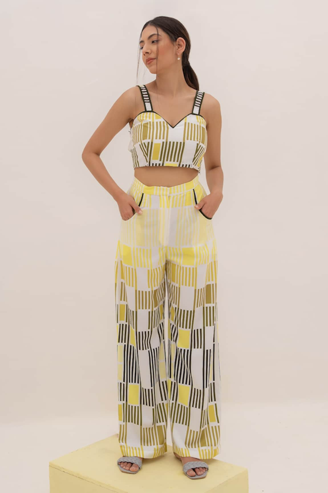 Kritika Madan Label Linear Print Crop Top & Pant Co-ord Set