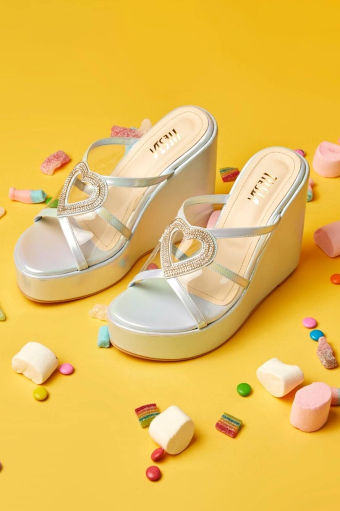 Tiesta Berry Swirl Heart Cut-Out Wedges