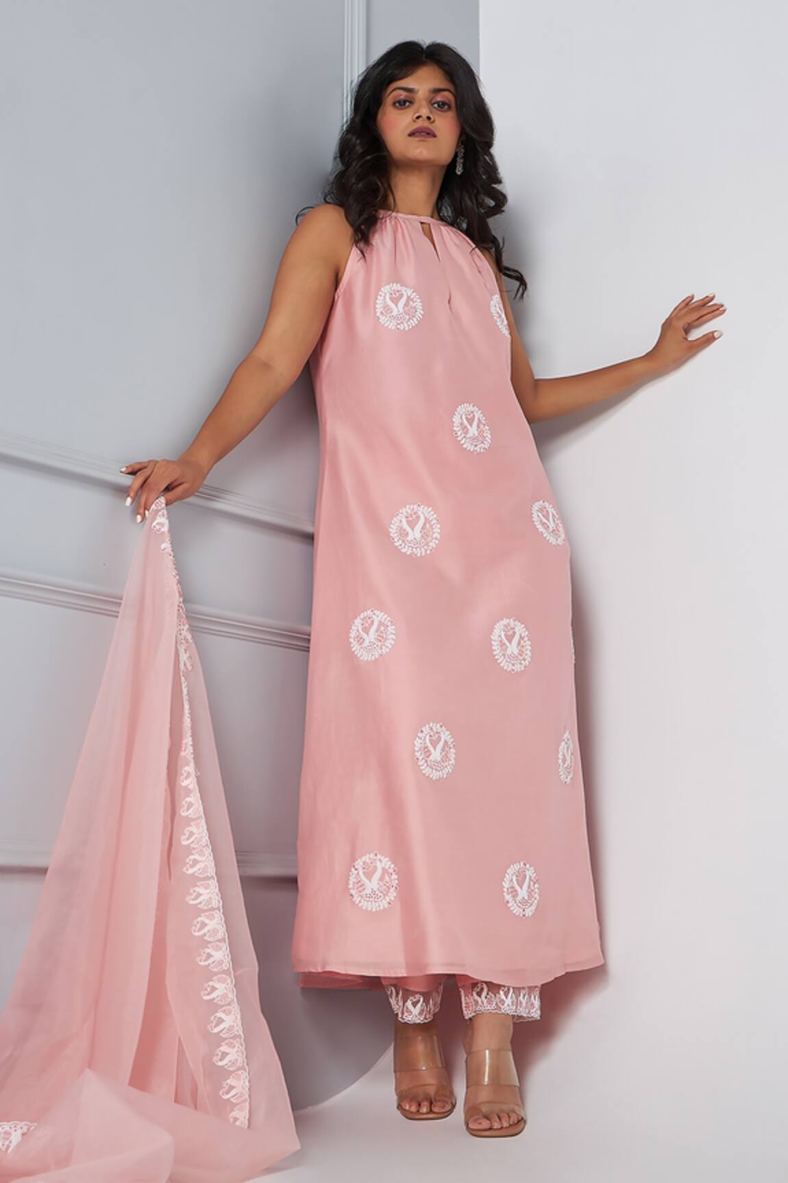 Asaga Hazel Floral Embroidered Kurta Set 