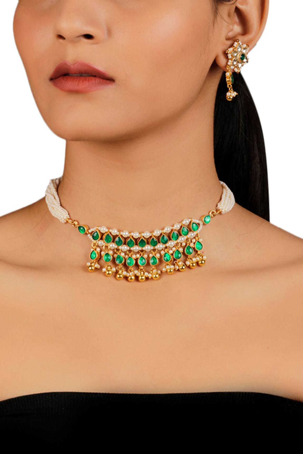 Namasya Kundan Pendant Choker Set