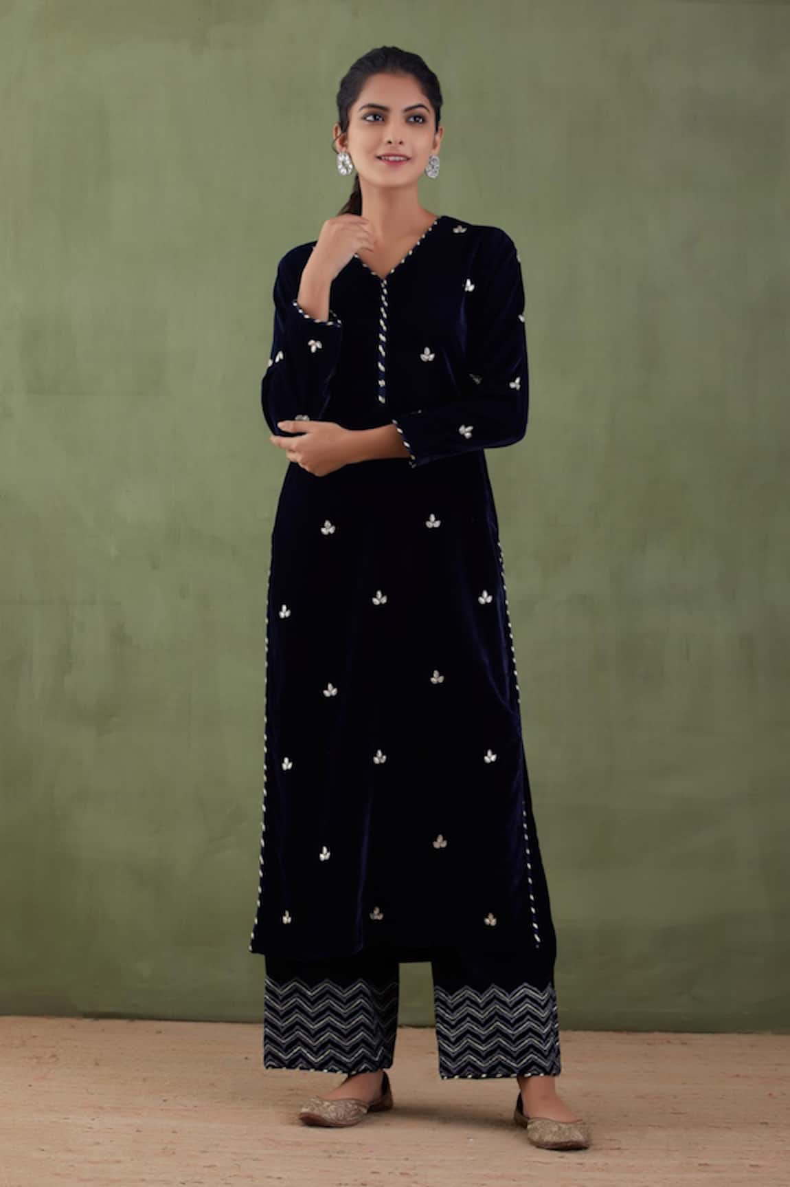 Abbaran Velvet Kurta & Palazzo Set 
