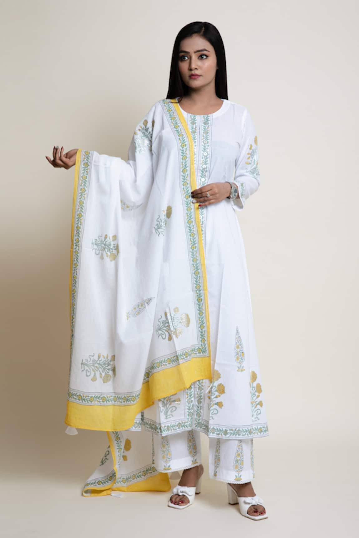 Abbaran Mughal Print Kurta Set
