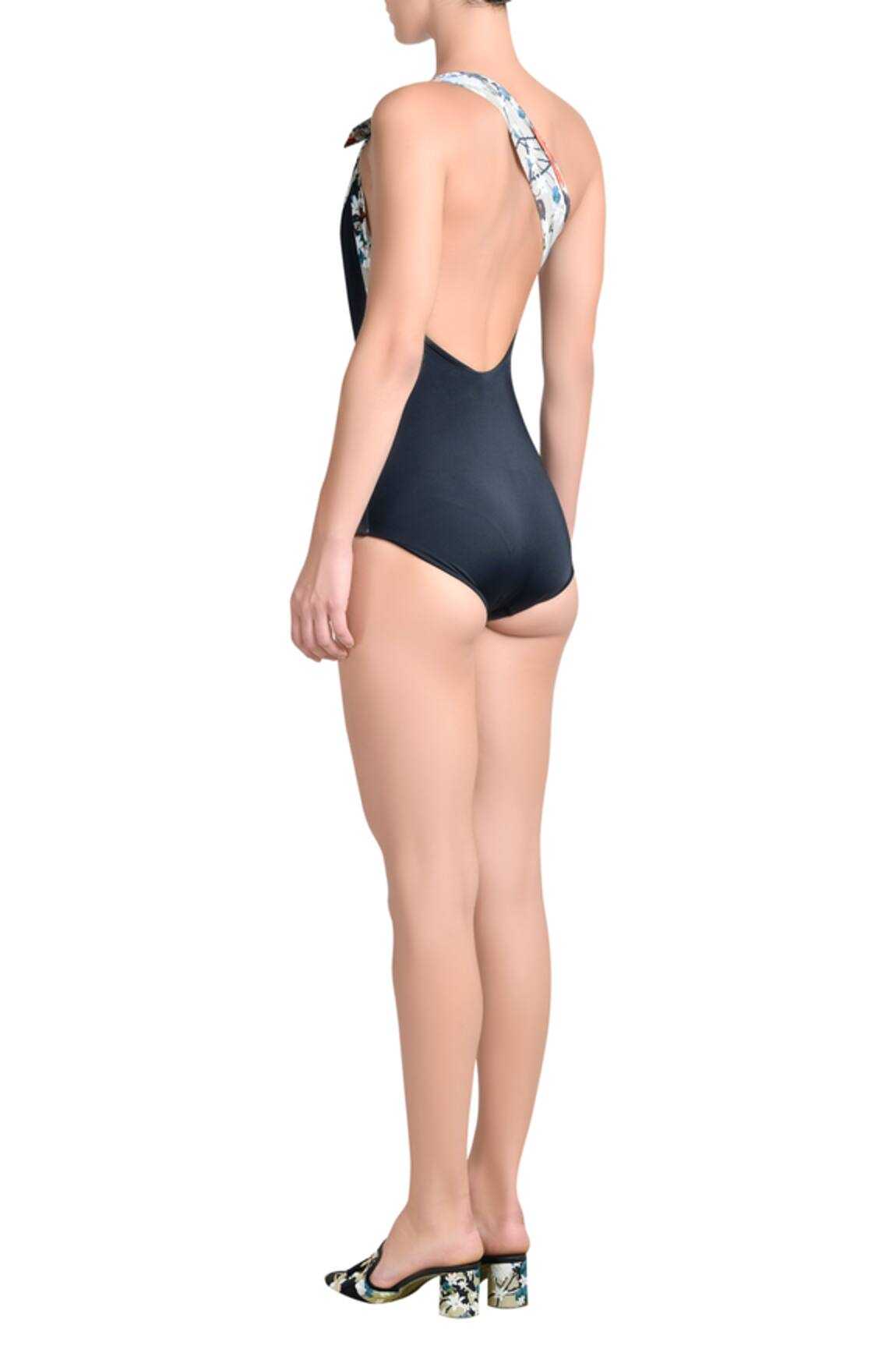 One Shoulder Swimsuit With Bow