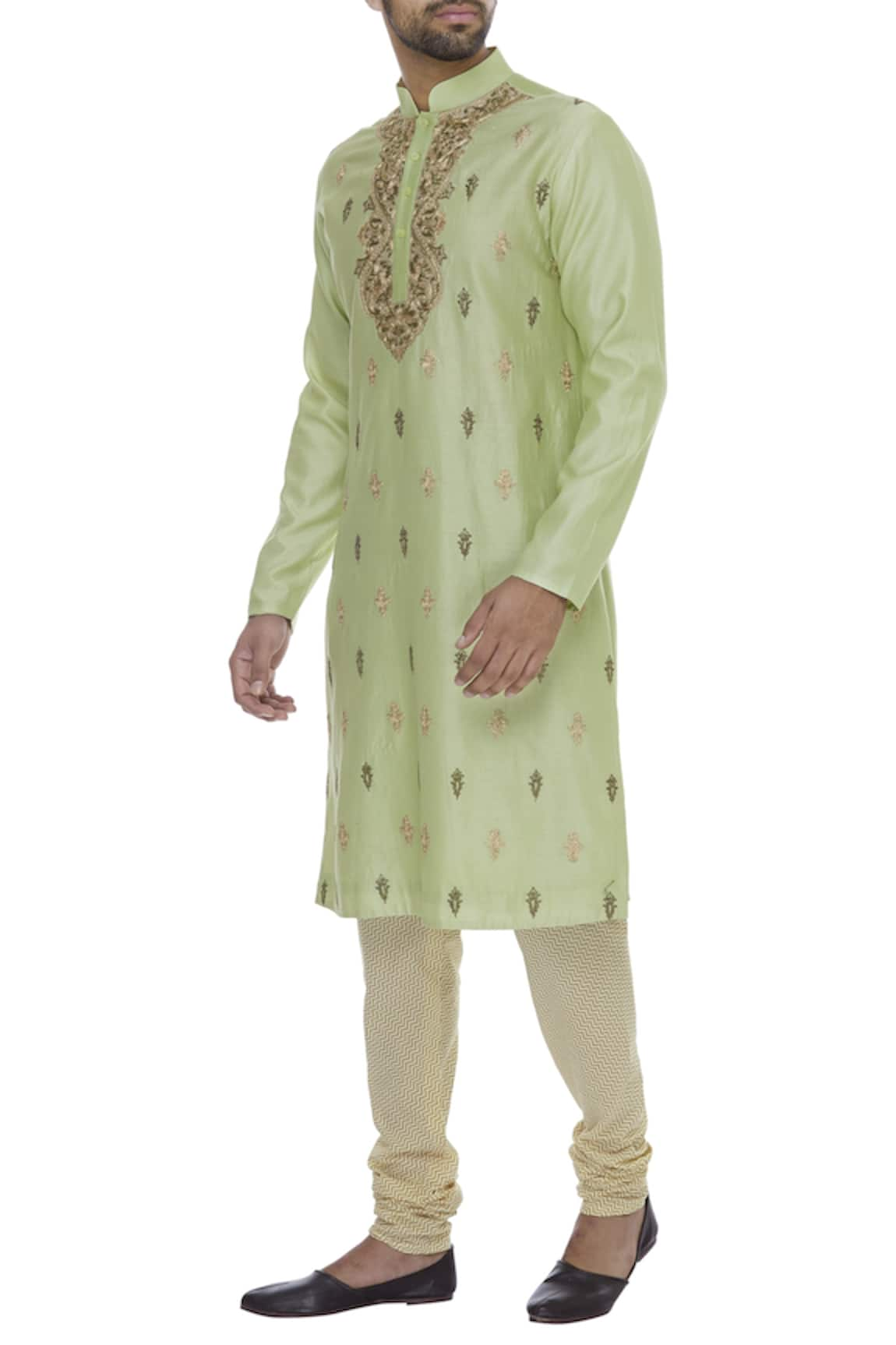 Diva'ni Embroidered kurta with churidar