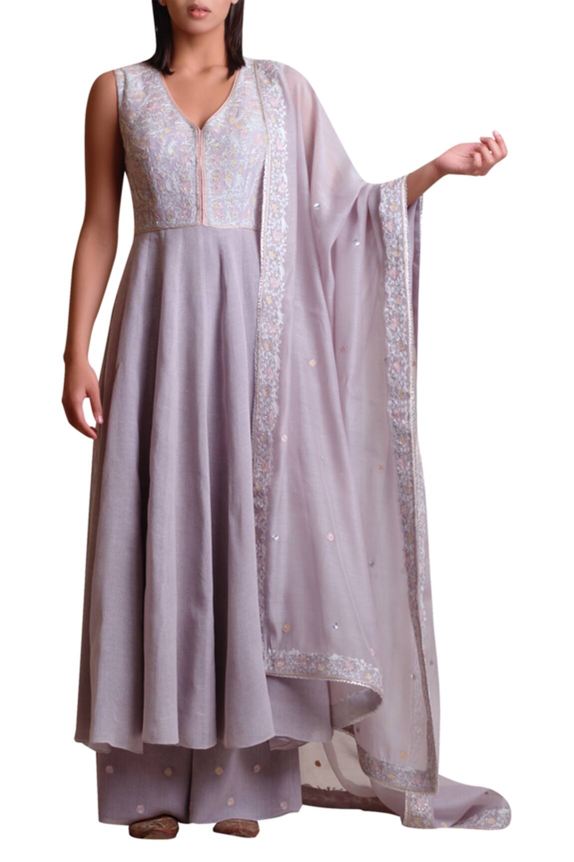 Sue Mue Linen Embroidered Kurta Set