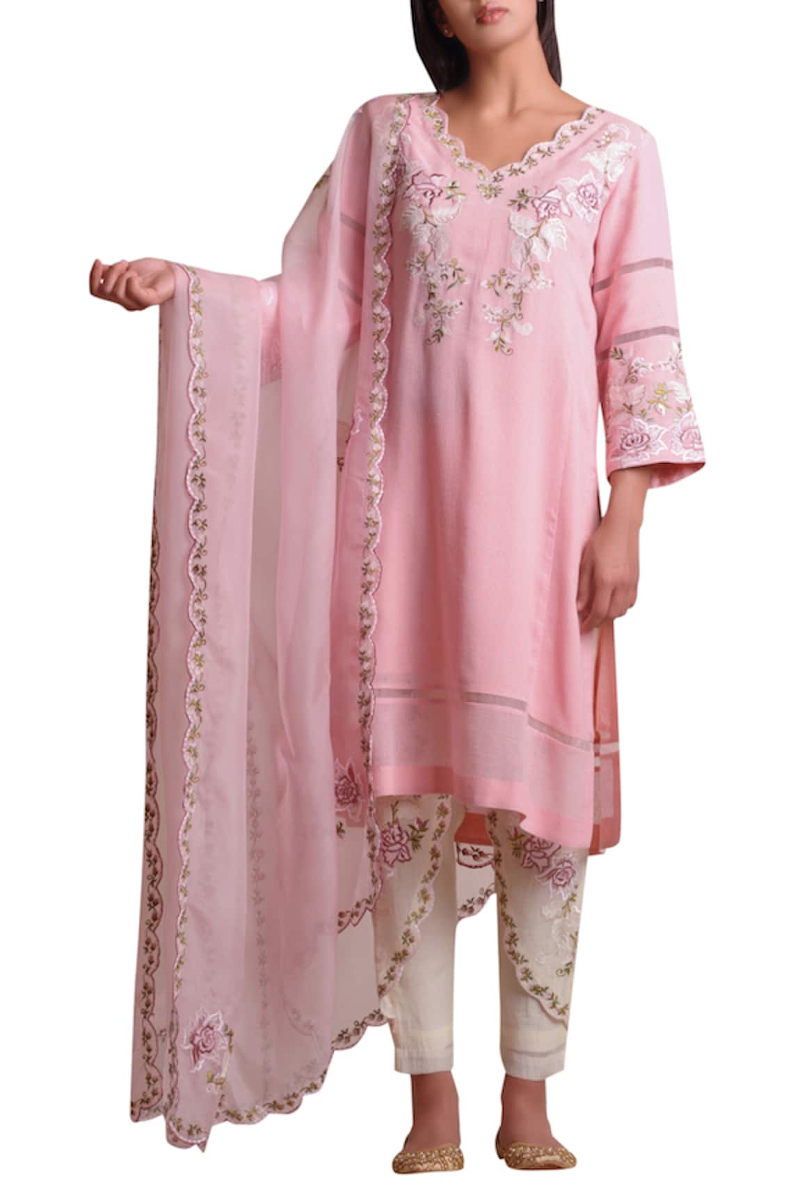 Sue Mue Handloom Embroidered Kurta Set