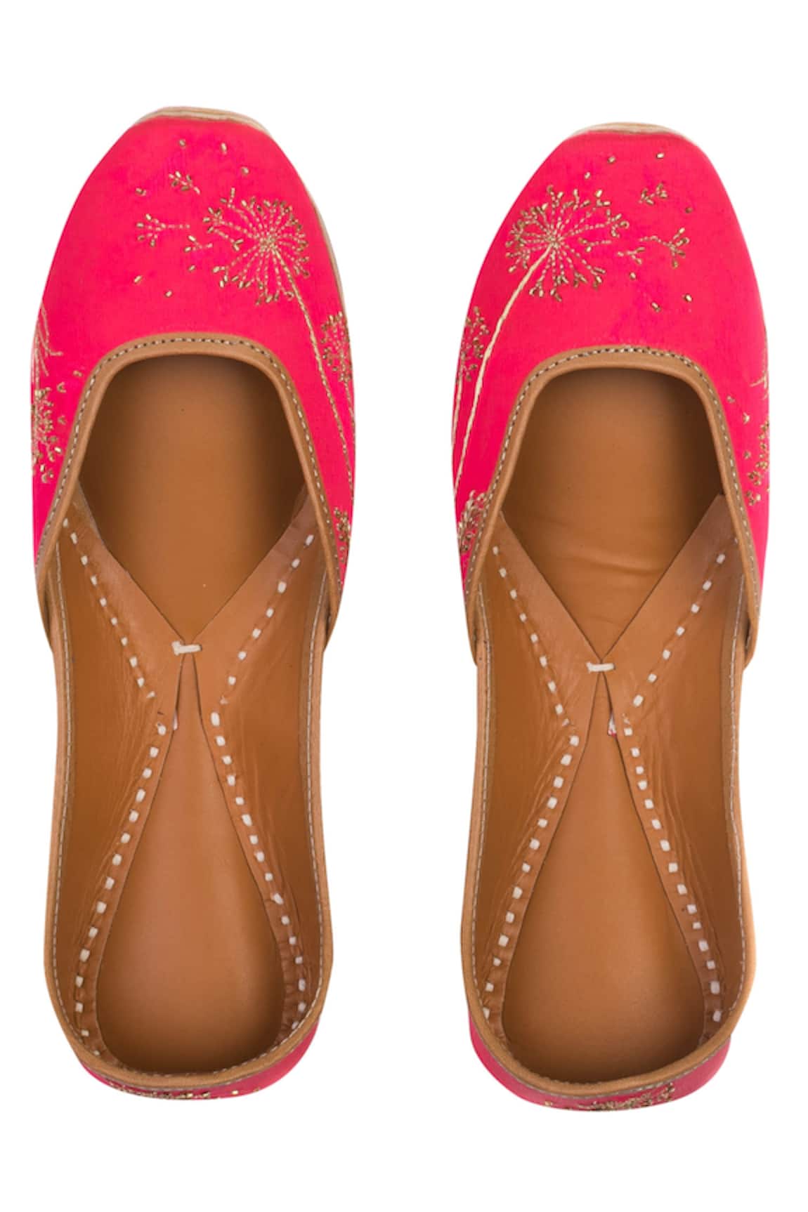 Shilpsutra Embroidered Leather Juttis