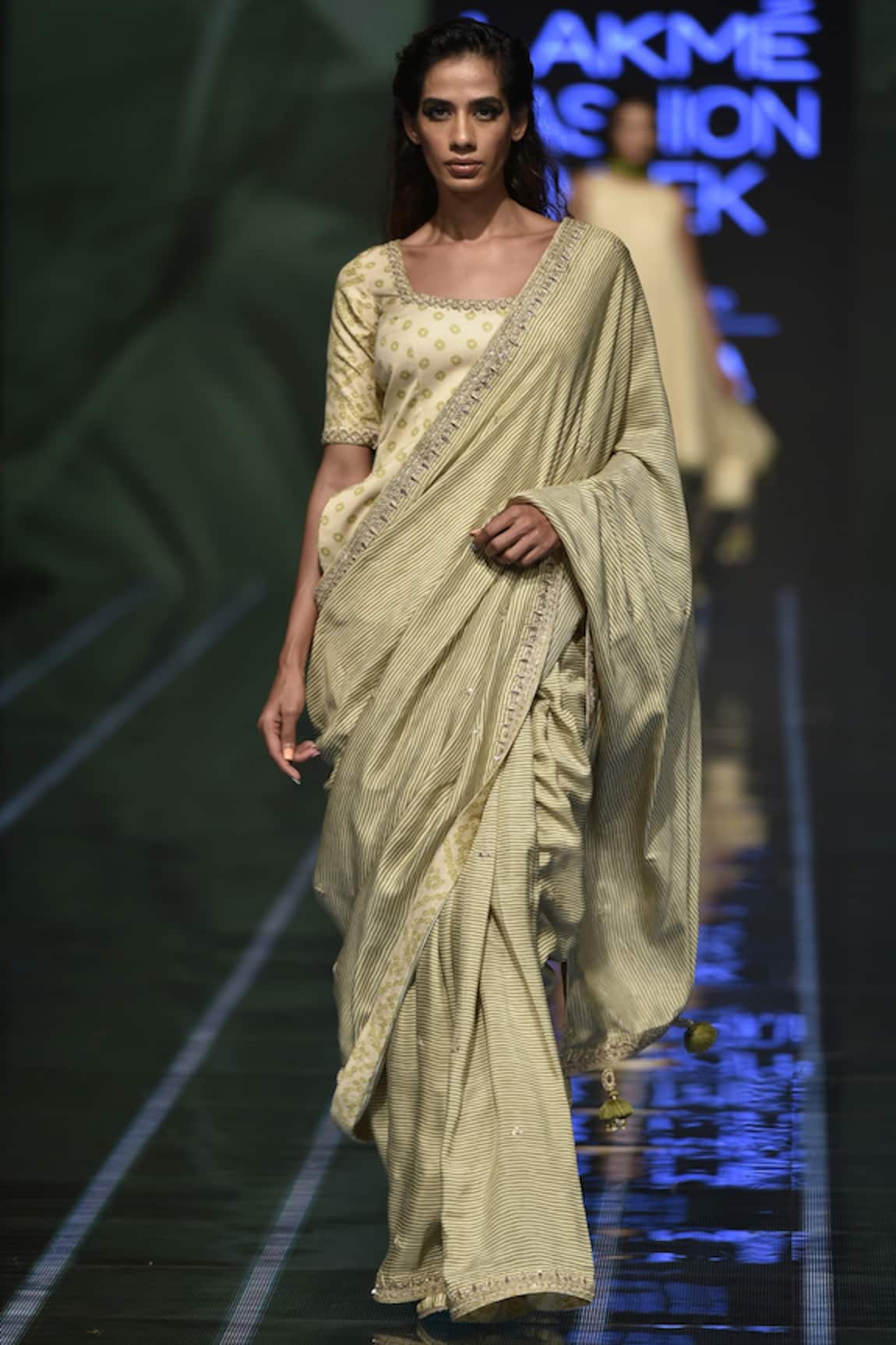 PUNIT BALANA Printed Saree with Blouse 