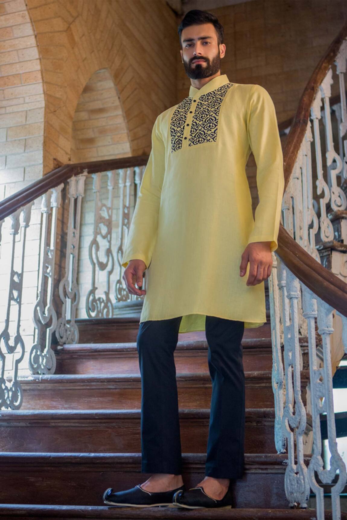 Arjuun Kilachand Linen Kurta
