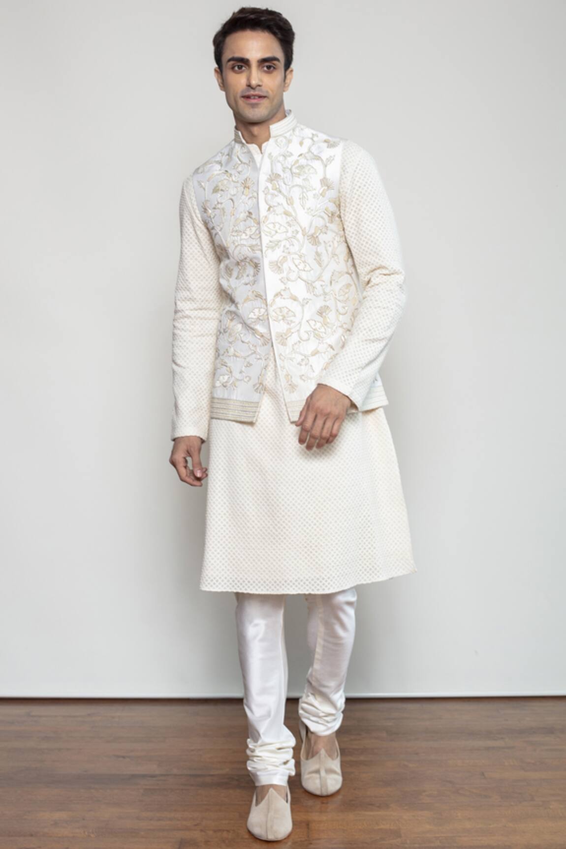 Arjuun Kilachand Embroidered Bundi