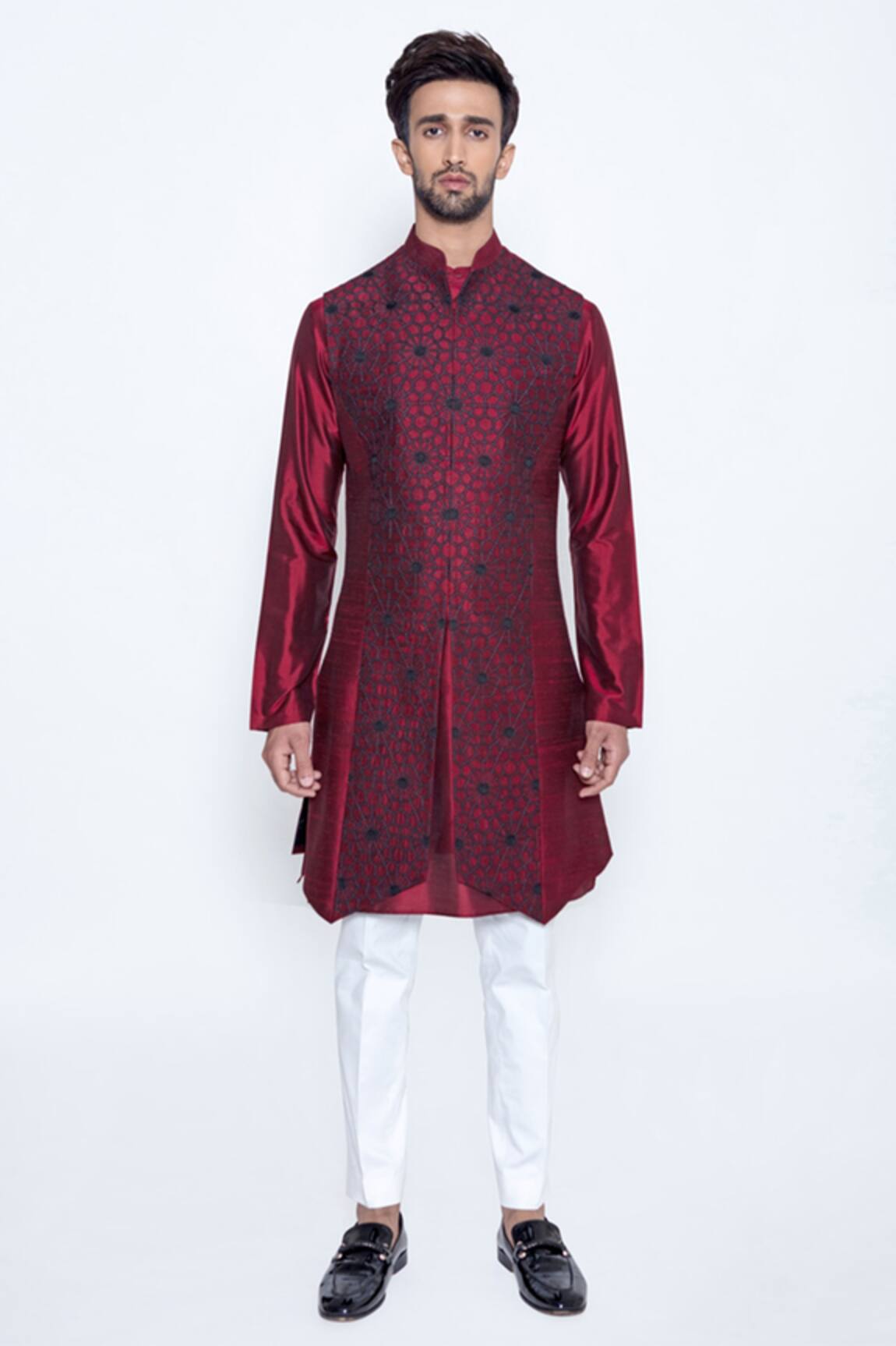 Arjuun Kilachand Embroidered Bundi with Kurta